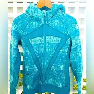 IVIVVA by LULULEMON girls size 14 scuba hoody